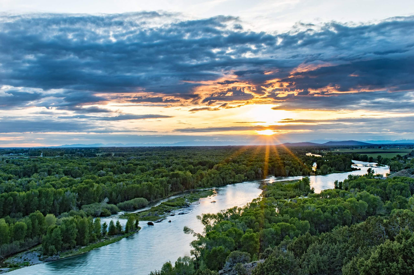 Sunset-Overlooking-the-Snake-River